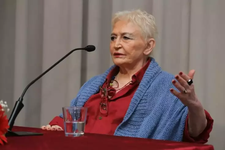 Türk edebiyatının önemli yazarlarından Pınar Kür hayatını kaybetti. Yekta Kopan,