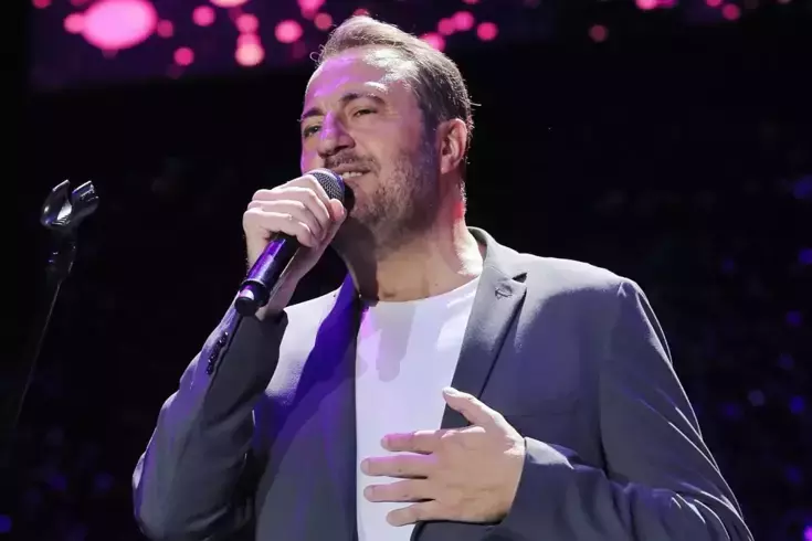 1990'lı yıllarda İzel-Çelik-Ercan grubuyla müzik dünyasında fırtınalar koparan ve solo