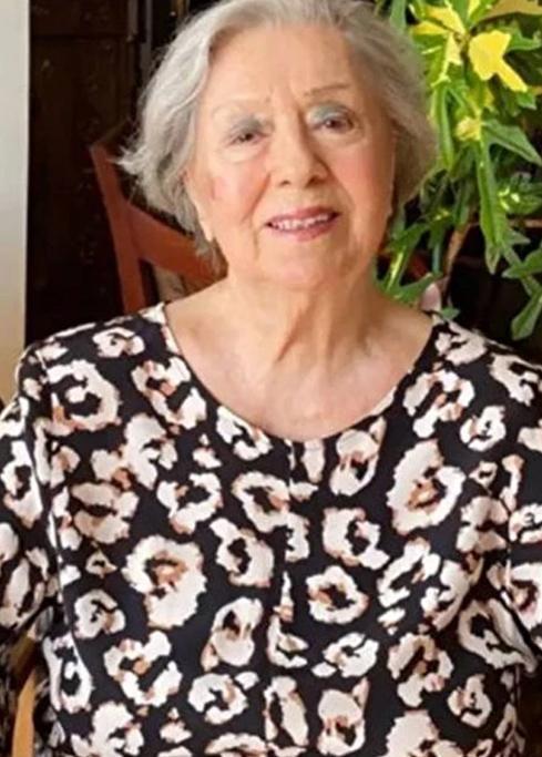 Usta sanatçı Rüçhan Çamay son yolculuğuna uğurlandı