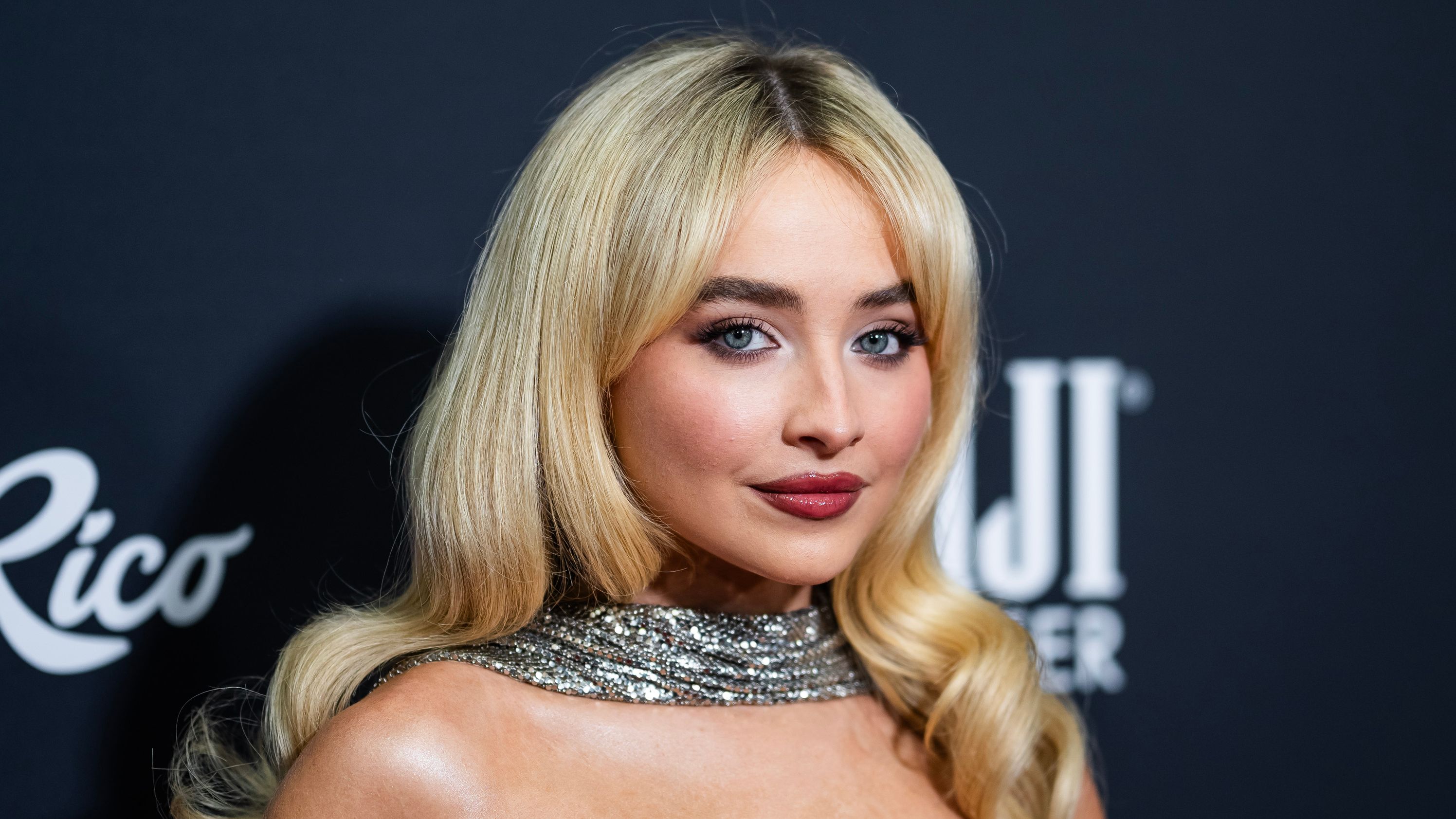 ABD'li şarkıcı Sabrina Carpenter, İngiltere'de yayınlanan Made In Chelsea programıyla
