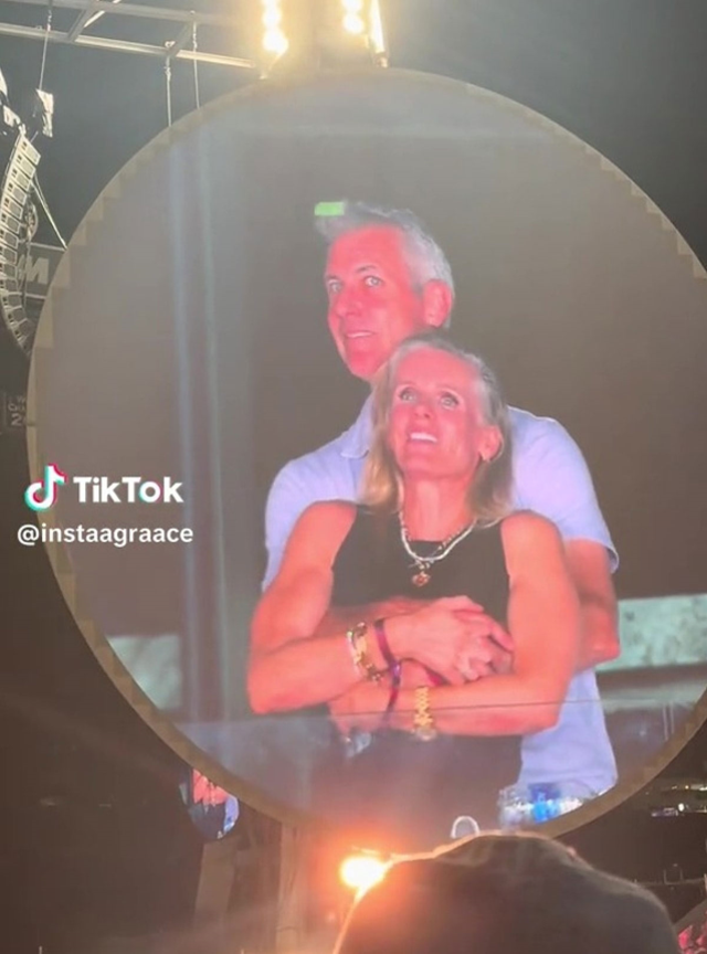 Dev şirketin CEO'su konserde eşini aldatırken kameralara yakalandı