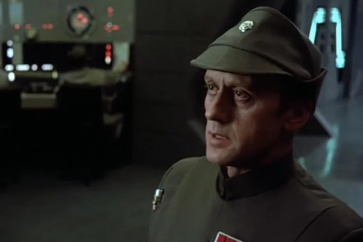 Star Wars serisinde Amiral Piett rolüyle tanınan tecrübeli oyuncu Kenneth