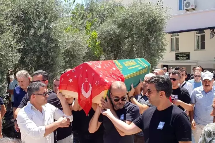 Yarış spikeri Esen Gök, İstanbul'daki evinde hayatını kaybettikten sonra memleketi