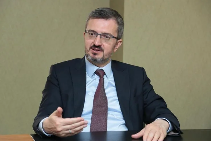 Cumhurbaşkanlığı İletişim Başkanlığı görevine atanan Burhanettin Duran, eski başkan Fahrettin