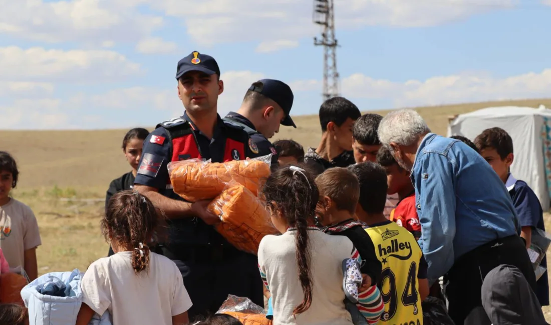 Yozgat İl Jandarma Komutanlığı, Yerköy’de mevsimlik tarım işçisi ailelerin çocuklarına