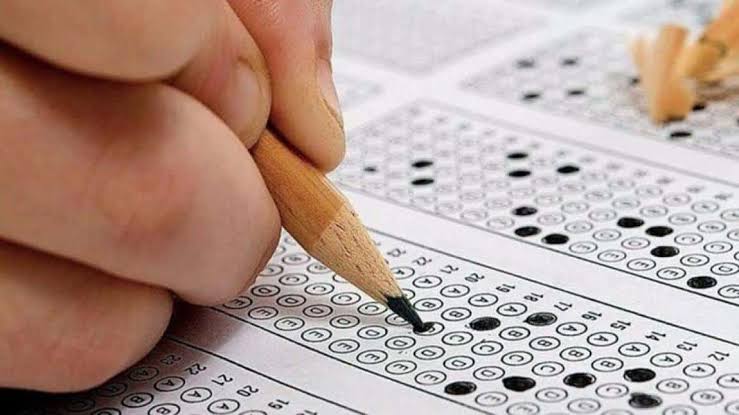 Yükseköğretim Kurumları Sınavı (YKS) sonuç tarihi ÖSYM tarafından açıklandı. Öğrenciler,