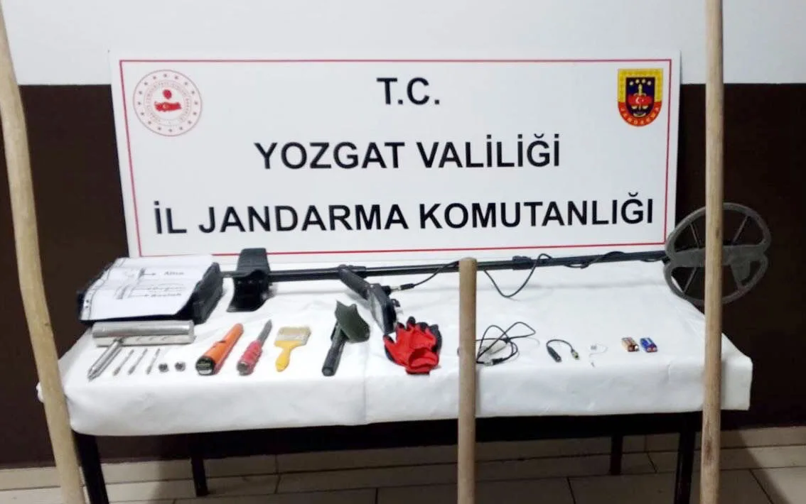 Yozgat’ın Boğazlıyan ilçesi Yenipazar beldesinde, define aramak için kaçak kazı