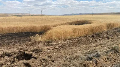 Yozgat’ta buğday ekili bir tarlada çıkan yangın, güvenlik güçleri ve