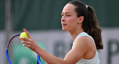 Zeynep Sönmez, Wimbledon Tenis Turnuvası'nda dördüncü tur mücadelesi için korta