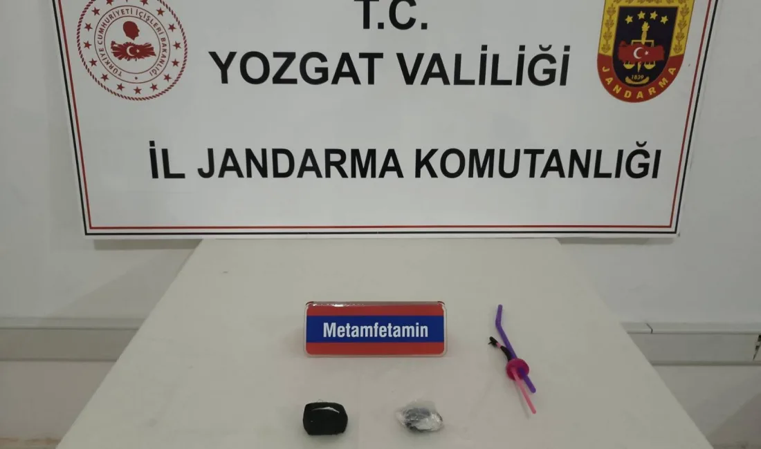 Yerköy’de Uyuşturucu Operasyonu: 3 Şüpheli Gözaltında Yerköy’de jandarma ve polis ekiplerinin ortak çalışmasıyla durdurulan bir araçta