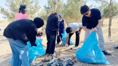  Sorgun Gençlik Derneği (SORGED) gönüllüleri, çevre duyarlılığına dikkat çekmek