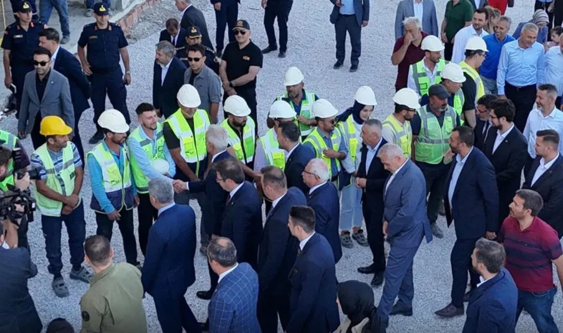 Ulaştırma ve Altyapı Bakanı Abdulkadir Uraloğlu, inşaatı devam eden Yozgat