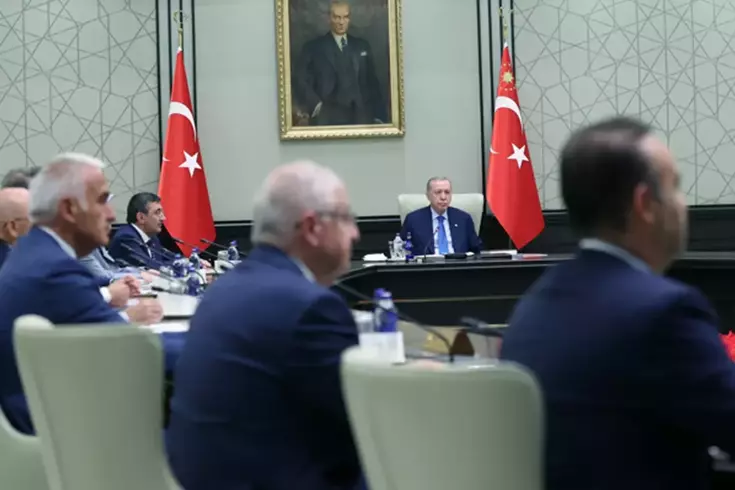 Cumhurbaşkanı Erdoğan'ın "Cumhurbaşkanlığı ve milletvekili seçimleri 2028 yılında yapılacak" açıklamasının