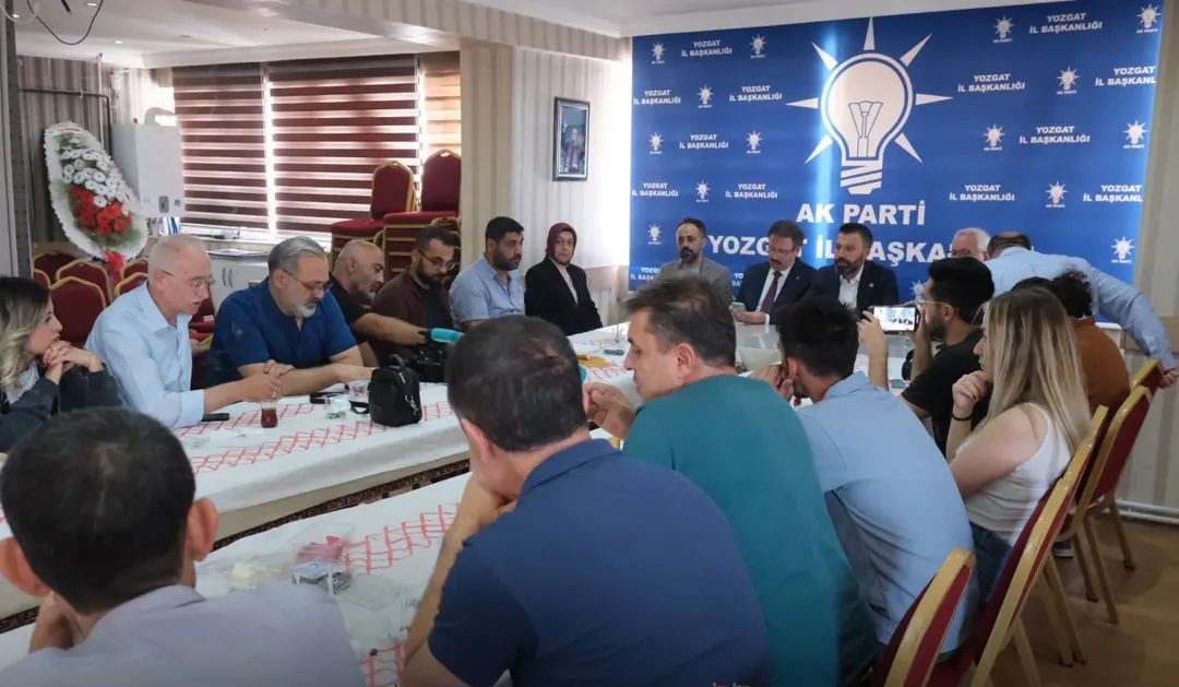 Yozgat Milletvekili Süleyman Şahan, şehirde görev yapan gazetecilerle buluşarak, Yozgat'ta