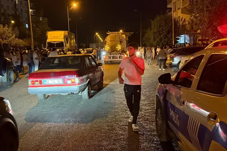 Diyarbakır'ın Bağlar ilçesinde bir kahvehanede iki grubun karşı karşıya geldiği