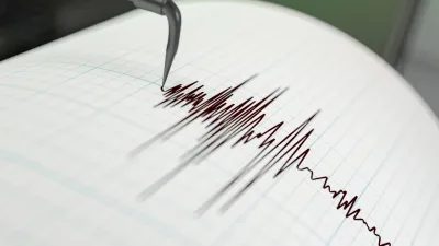 Balıkesir'in Sındırgı ilçesinde, Pursunler bölgesinde 3.9 büyüklüğünde ve 11.2 km