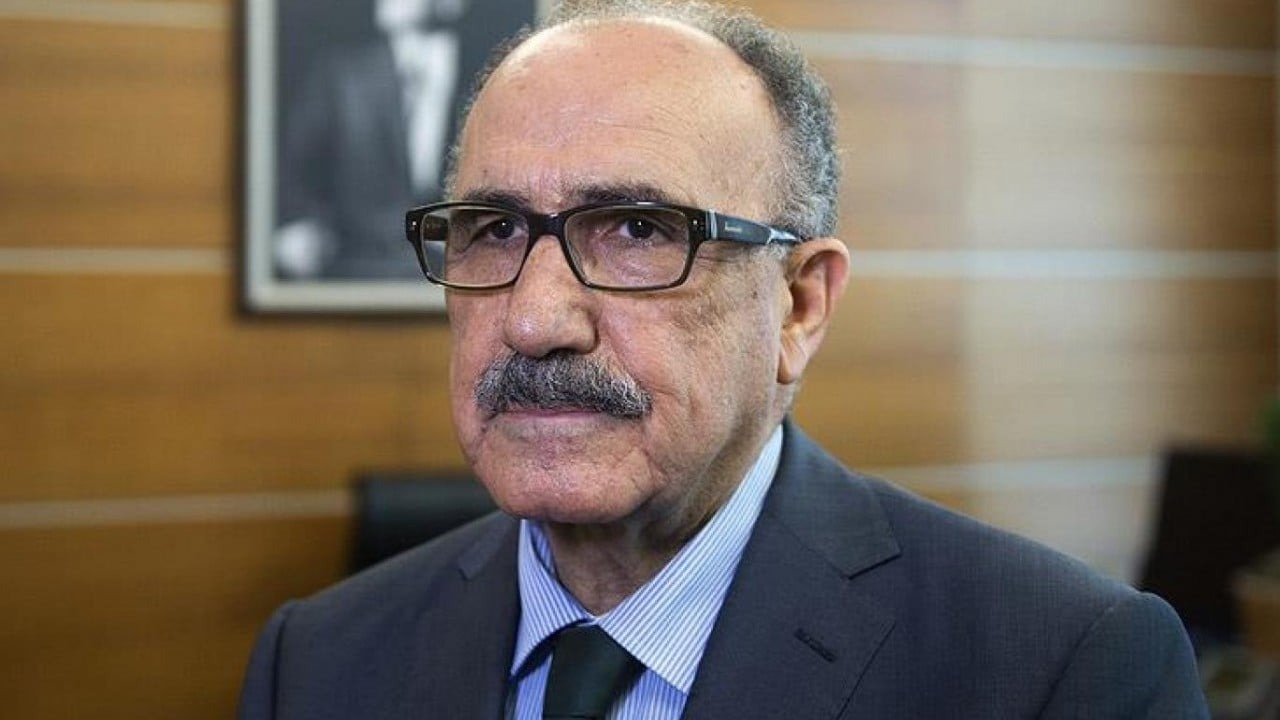 Eski Bakan Beşir Atalay, adının silinmesinin ardından sessizliğini bozarak, Erdoğan