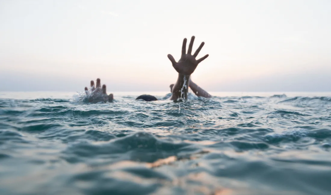 Yozgat’tan Samsun’a tatile giden 4 arkadaş serinlemek için denize girerken