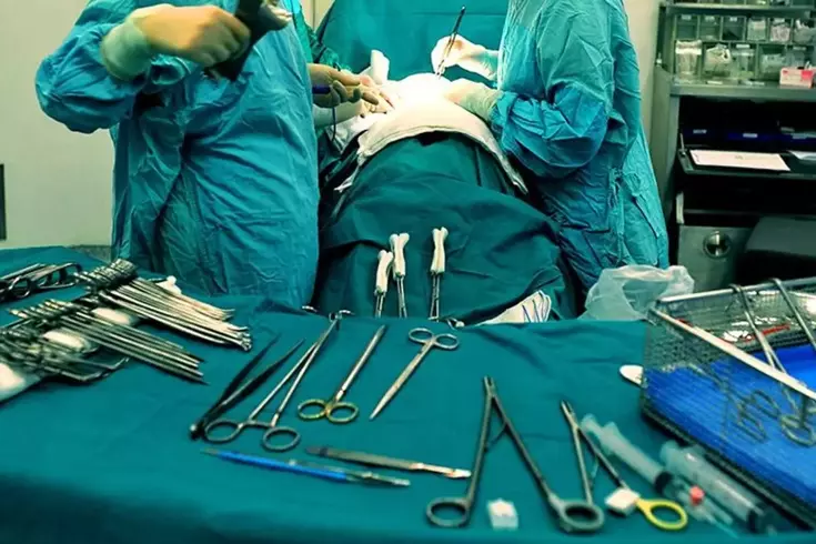 El cerrahı B.K., Hakkari'ye gitmek için kullandığı araçta uyuşturucu bulunması