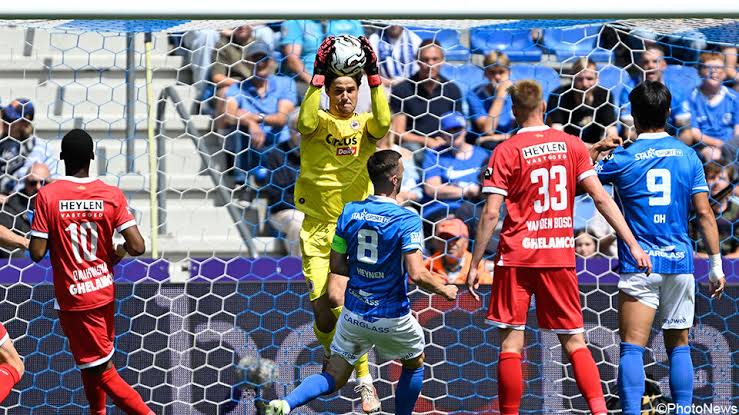 KRC Genk, Janssen'in sürpriz golüne hızlı bir şekilde yanıt vererek