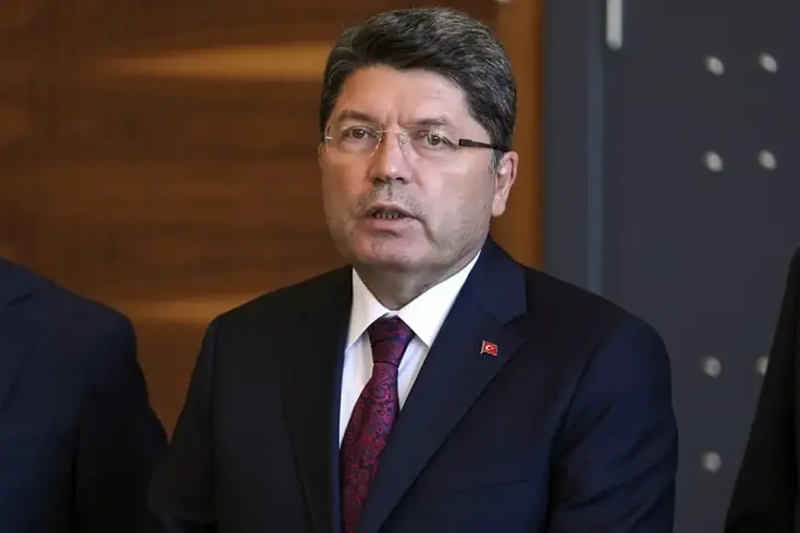 Adalet Bakanı Yılmaz Tunç, sahte diplomalarla ilgili yapılan soruşturma hakkında