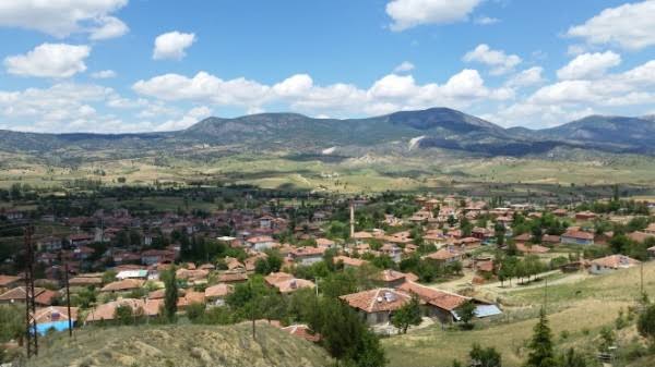 Taner İsbir, Çorum Ortaköy Belediye Başkanı, yeni aracının fotoğraflarını sosyal