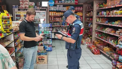 Yozgat İl Jandarma Komutanlığı’nın düzenlediği “Huzur ve Güven” uygulamasında yüzlerce