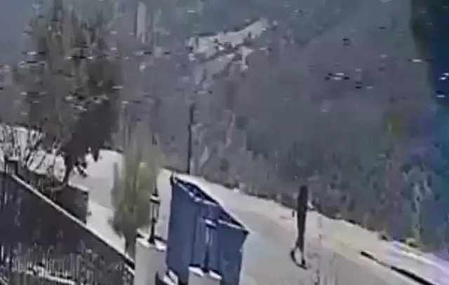 İzmir'de Çifte Cinayet: Anne ve Arkadaşının Cansız Bedeni Bulundu