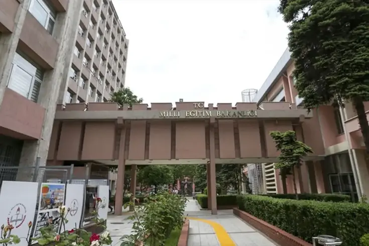Milli Eğitim Bakanlığı, özel öğretim kurumlarında ücretsiz eğitim görmek isteyen