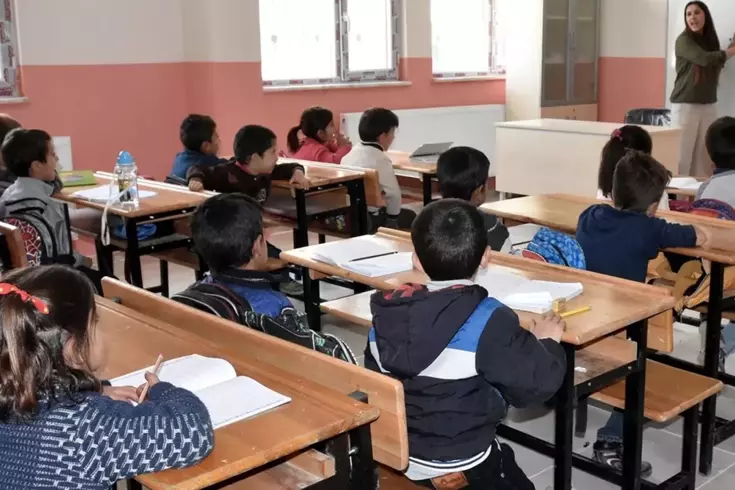 Cumhurbaşkanlığı İletişim Başkanlığı, velilerin eleştirdiği okullarda serbest kıyafet uygulamasının 2025-2026