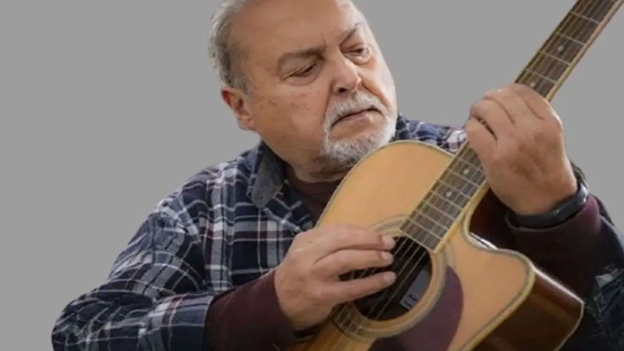 Bodrum'da yaşayan ünlü pop müziği sanatçısı Selçuk Alagöz, hastaneye kaldırılarak