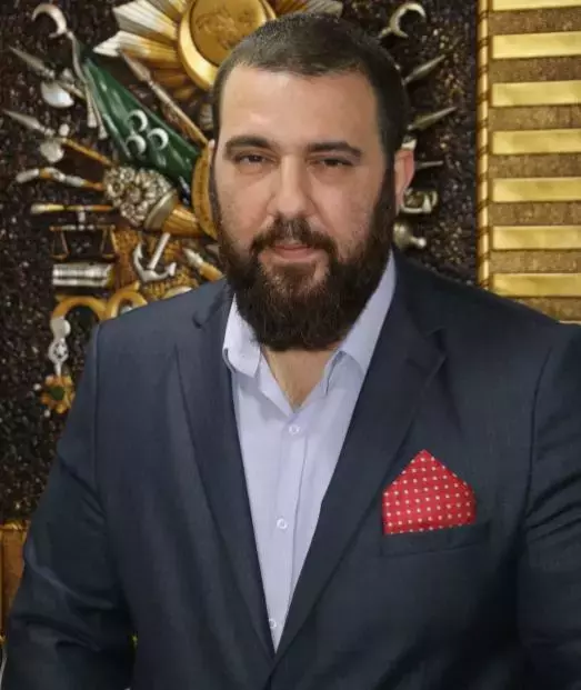 Bir gecede cahil kalan şehzadeye tepkiler çığ gibi: Koca padişahı mezarında ters döndürdün