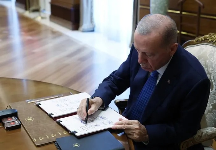  Cumhurbaşkanı Recep Tayyip Erdoğan başkanlığında toplanan Yüksek Askerî Şûra