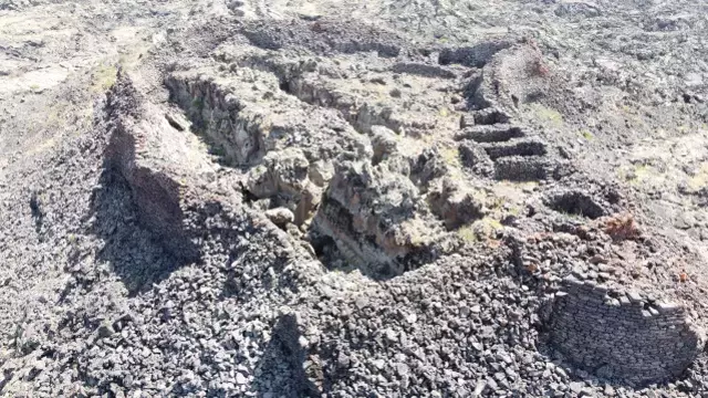 1855 yılında Tendürek Dağı'ndan akan lavların yuttuğu köyleri araştırıyorlar