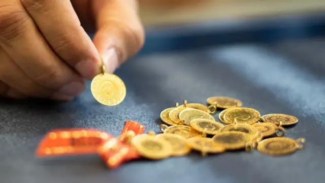 Son 3 haftanın en düşük seviyesine gerileyen altın fiyatları, ons