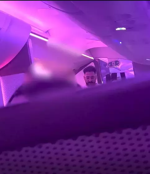 Erkek yolcudan kendisini uyaran kadın hostese iğrenç tehdit: Sana tecavüz edeceğim