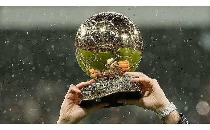 Futbol dünyasının en saygın bireysel ödülü olan Altın Top, her