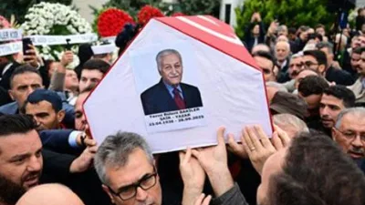 Ünlü şair ve yazar Yavuz Bülent Bakiler, böbrek yetmezliği nedeniyle