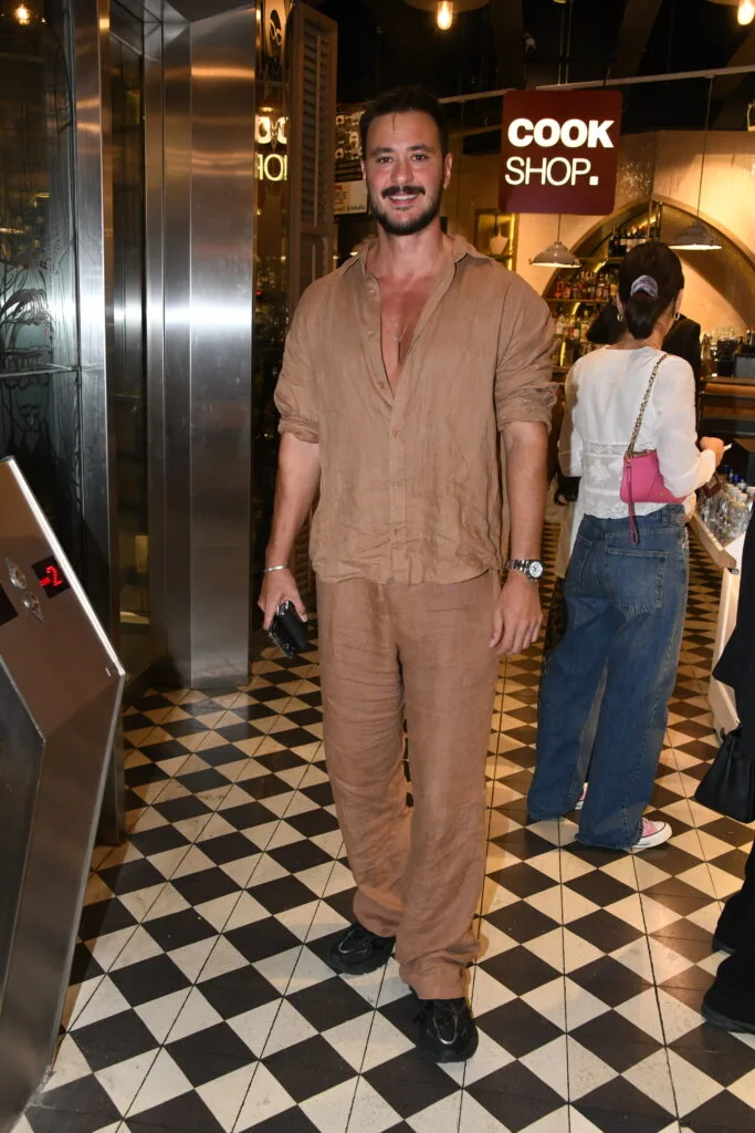 Anıl Altan Yeni Projelerini Anlattı Ünlü oyuncu Pelin Akil ile