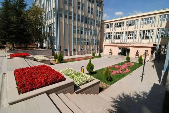 Hacettepe Üniversitesi Ankara Devlet Konservatuvarı, 90. yılına 12 sanatçı hocanın