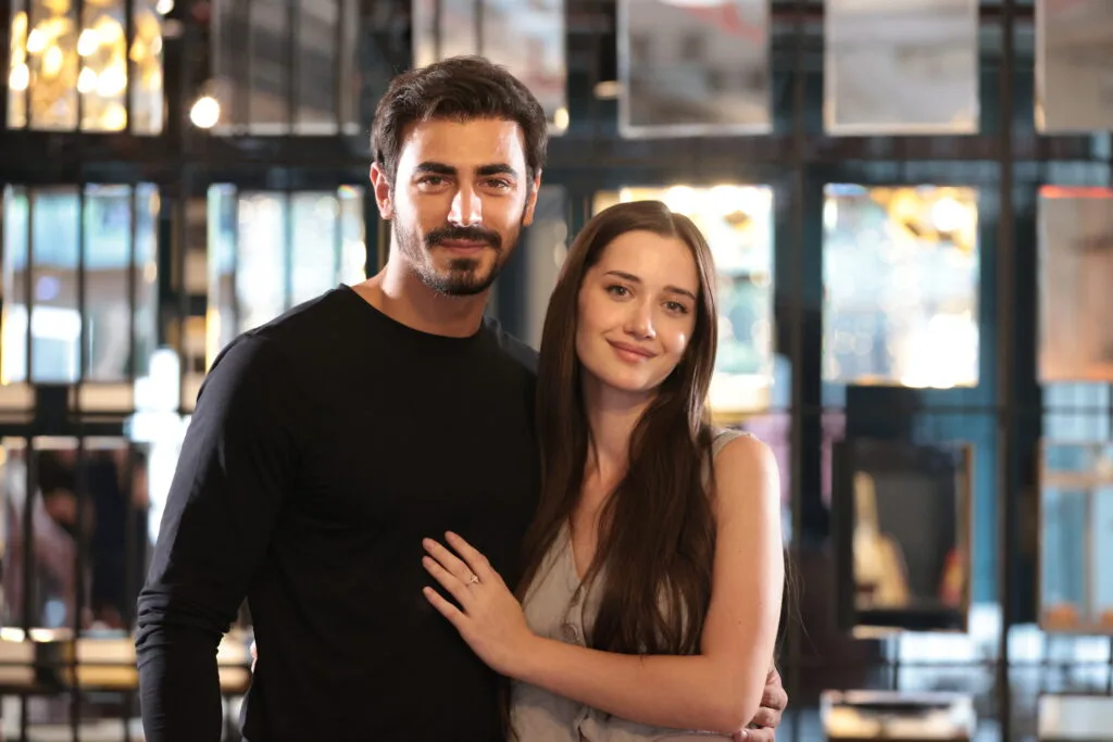 Arafta dizisinin yönetmenleri belli oldu Emin Günenç ve İlsu Demirci,