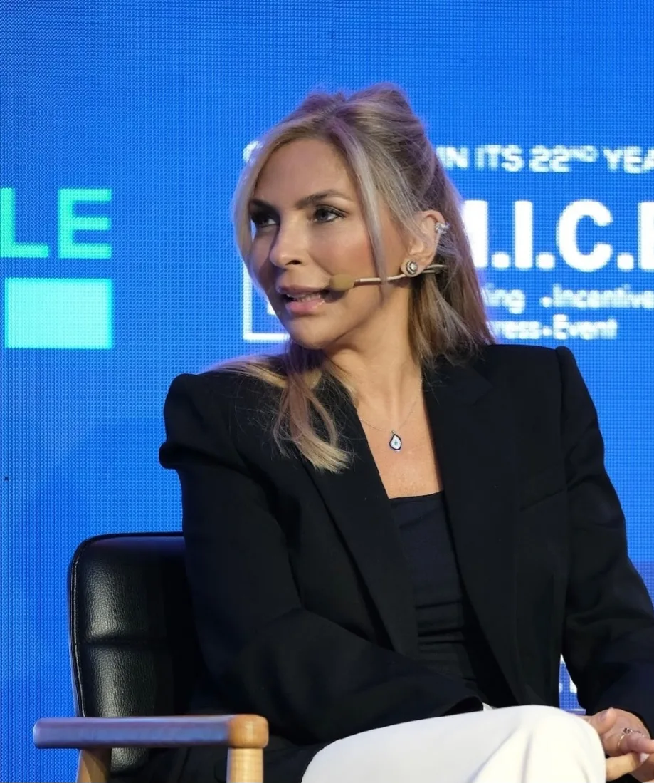 Arzu Sabancı, Hande Erçel’e Gönderme Yaptığı İddialarını Yalanladı Geçtiğimiz hafta