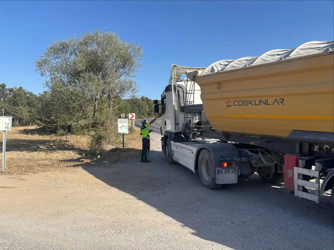 Yozgat İl Jandarma Komutanlığı Trafik ekipleri, aşırı tonajlı araçların yollara