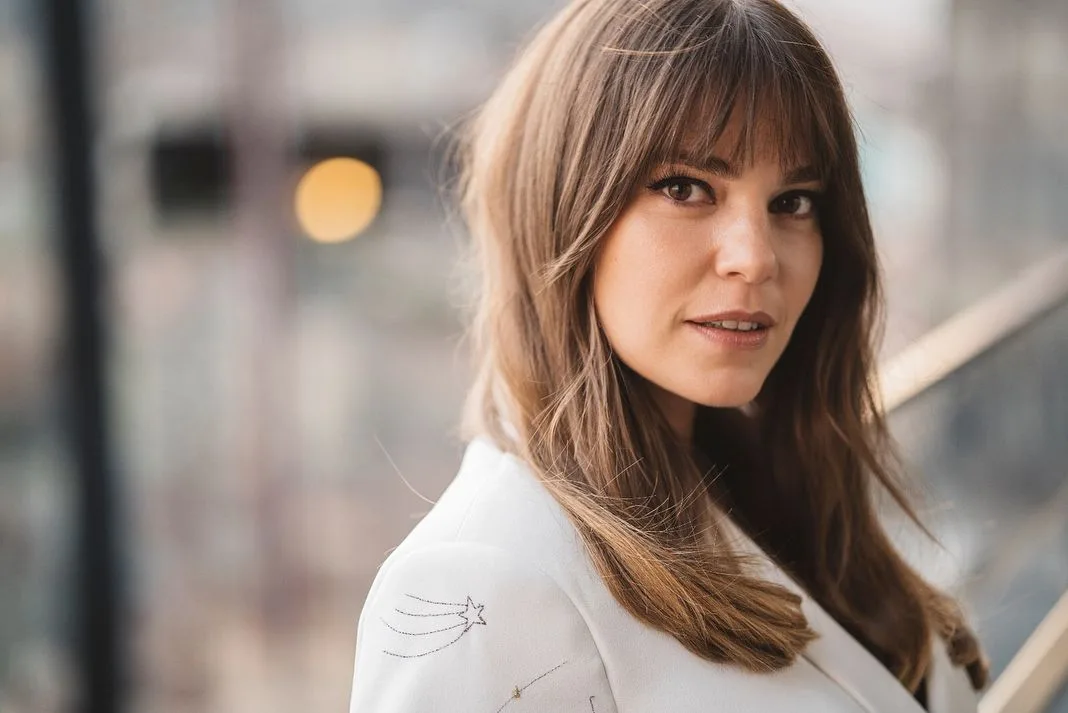 Aslı Enver, Disney Plus için “Ayna” Dizisinde Rol Alacak Türkiye’nin