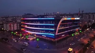 Türkiye’de hızla artan AVM sayısı tartışmalara neden olurken, Danıştay’ın “kültürel