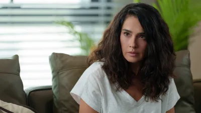 Sahtekarlar’ın Koray’ı Berk Hakman oldu Güney Kore’de büyük ses getiren