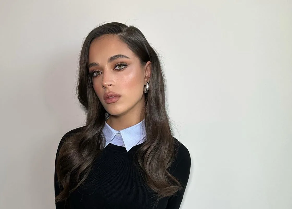 Dört bir koldan binicilik ve kılıç dersleri alan oyuncular, yeni