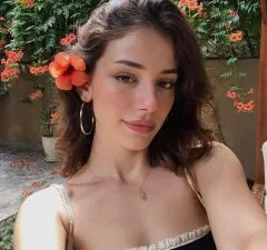 Eşref Rüya dizisinde Afra karakterini canlandıran Ebrar Karabakan'ın neden ayrıldığı