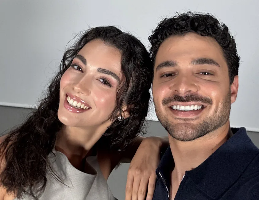 Halit Özgür Sarı ve Özge Yağız Cannes’ta Mipcom TV Fuarı