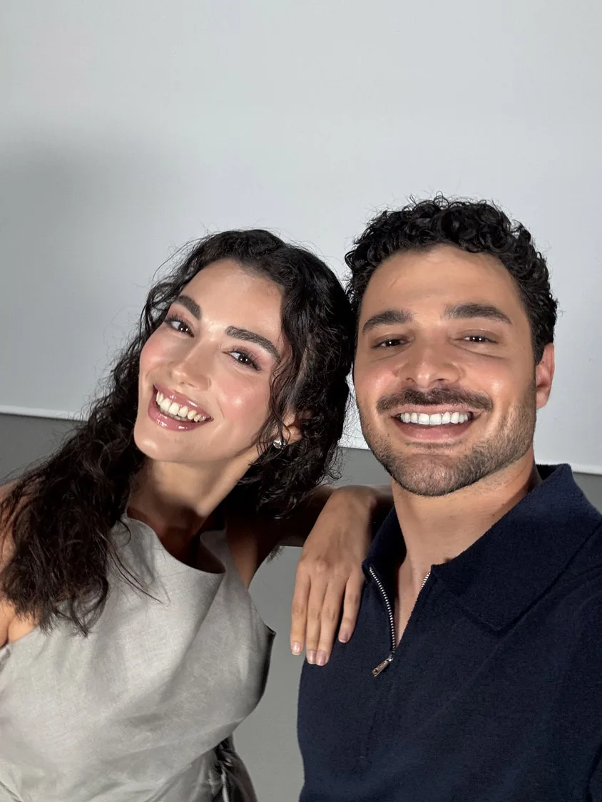 Halit Özgür Sarı ve Özge Yağız Cannes’ta Mipcom TV Fuarı